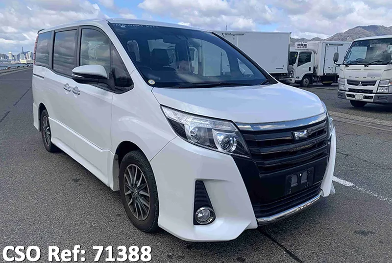 Toyota / Noah 2016